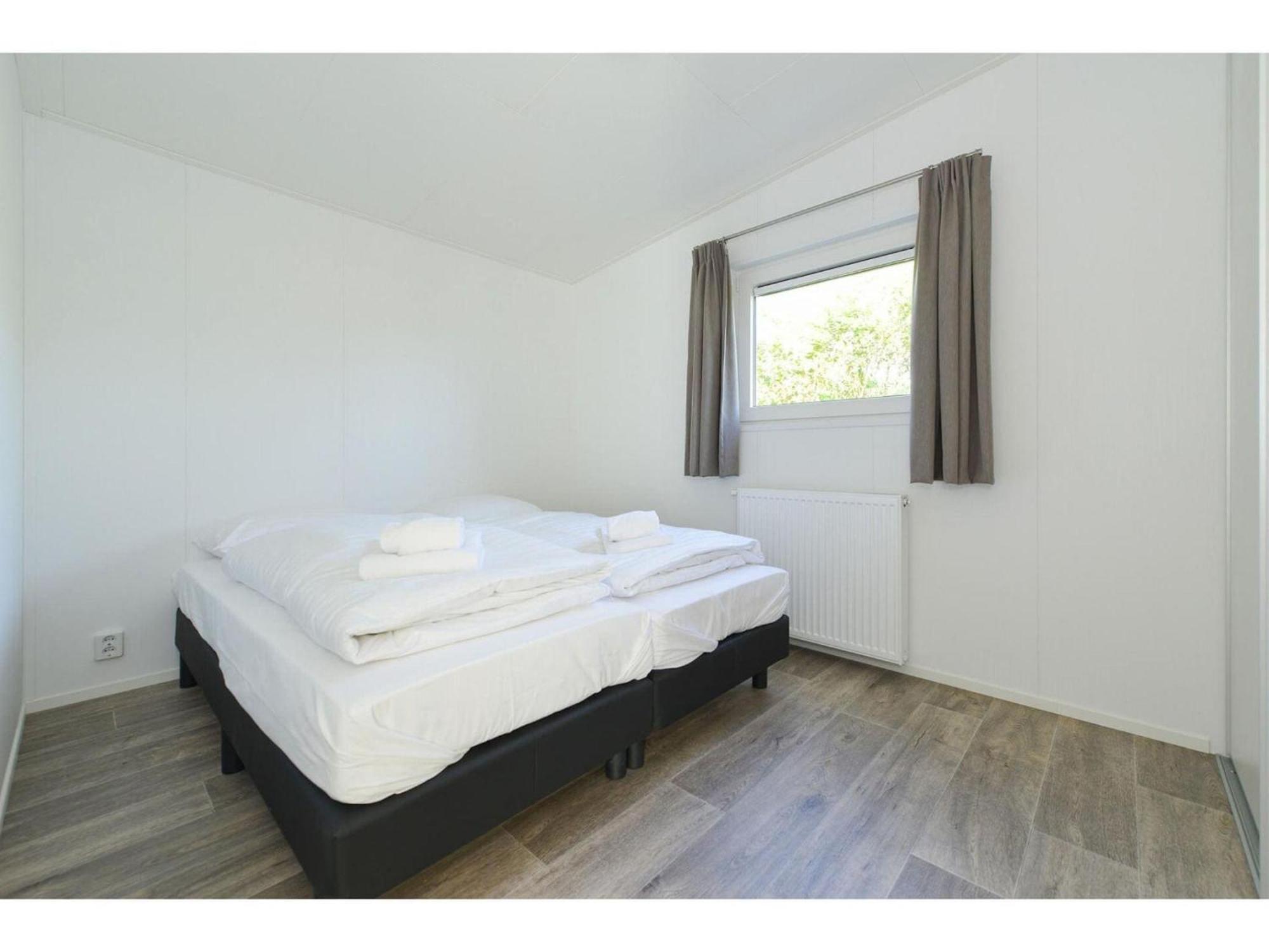Brand New Chalets At 10 Minutes From The Oosterschelde Heinkenszand Exterior photo